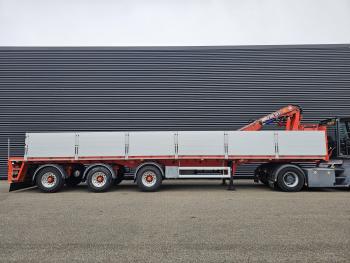 Pacton 2 X STEERING AXLE / LIFT AXLE / HIAB ROLLER CRANE